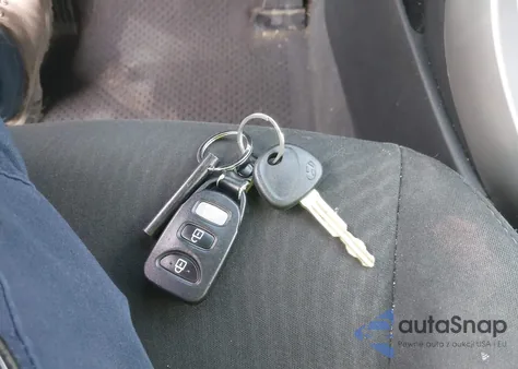 2015 Hyundai Elantra Se from USA, damaged, VIN 5NPDH4AE1FH585744